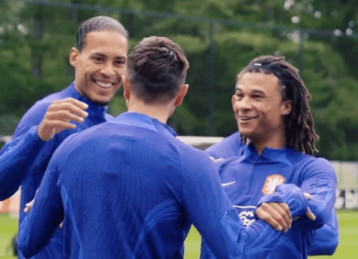 You are currently viewing Watch: The Bromance within Netherlands squad