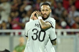 Read more about the article Watch: Neymar scores, Donnarumma saves penalty in PSG win