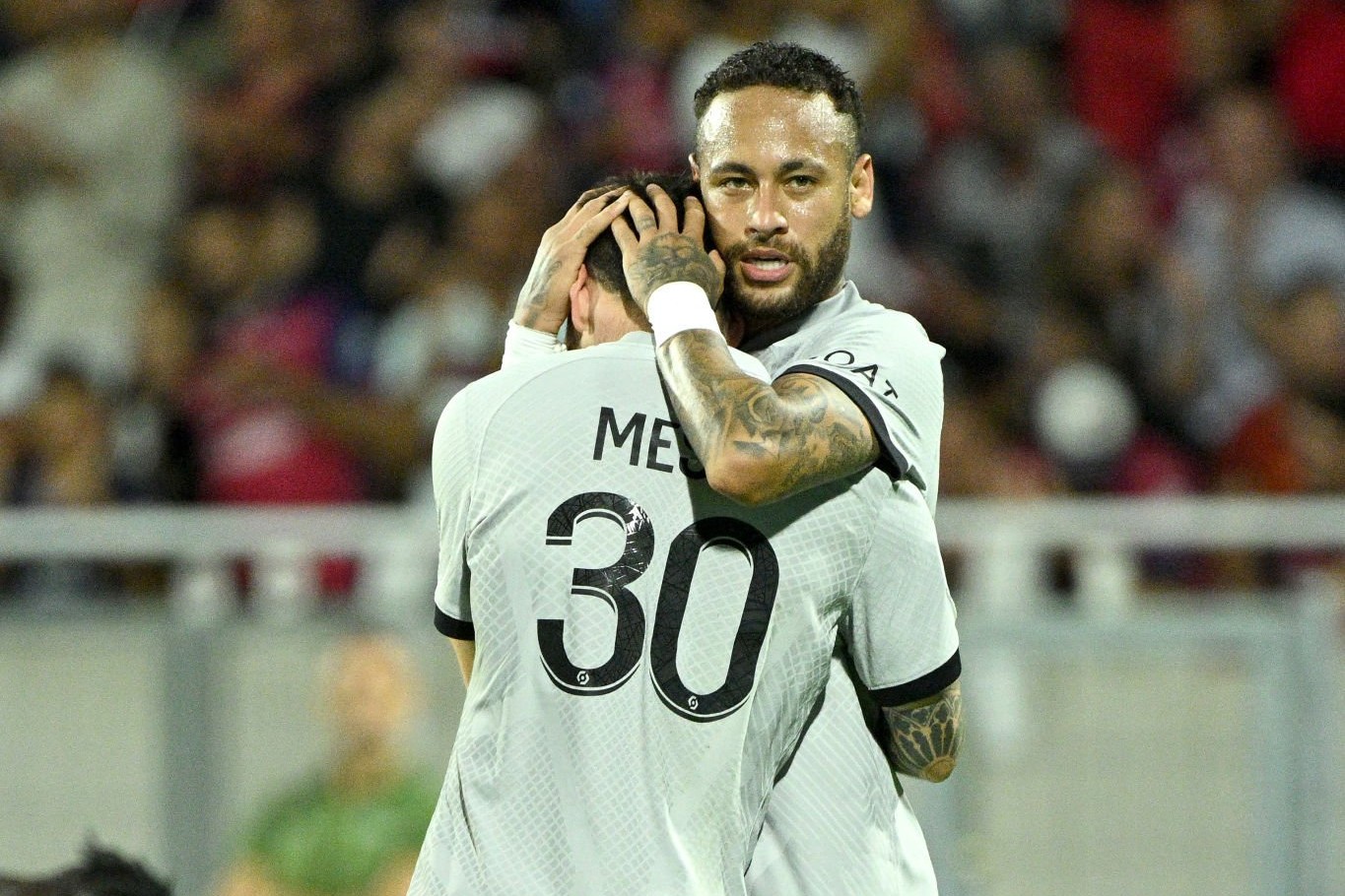 You are currently viewing Watch: Neymar scores, Donnarumma saves penalty in PSG win