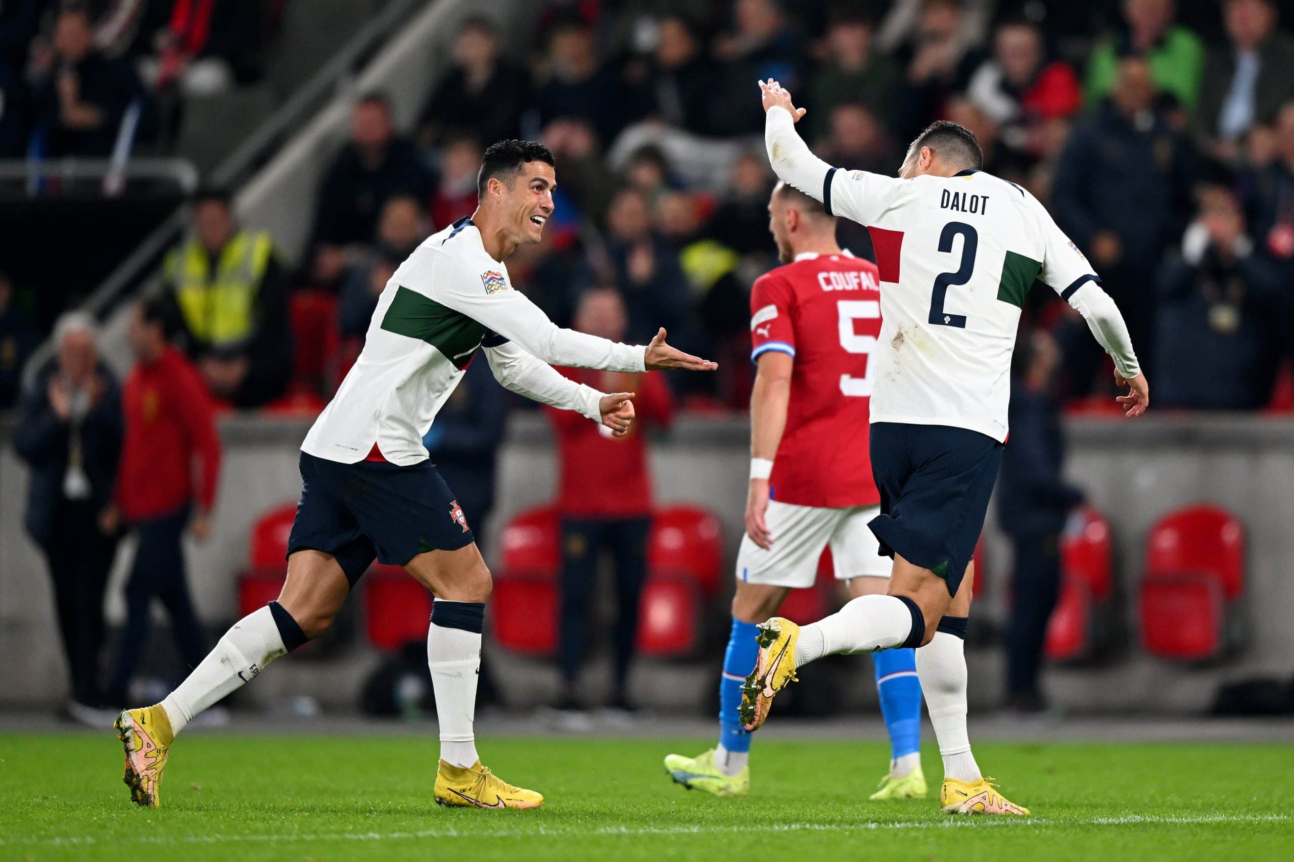 You are currently viewing Watch: Portugal cruise past Czechs as Dalot bags brace