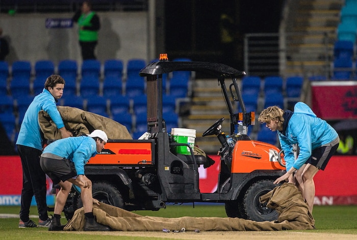 You are currently viewing South Africa left frustrated after rain forces washout at Hobart