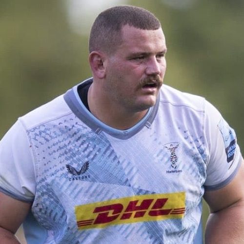 Bulls agree deal to re-sign Wilco Low