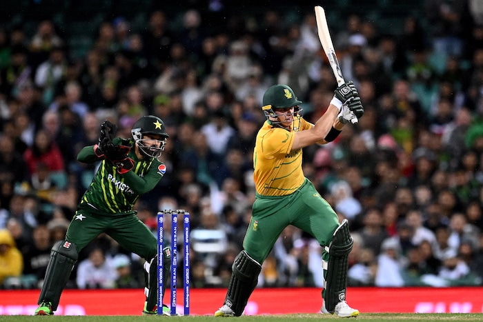You are currently viewing Watch: Pakistan keep WC hopes alive with South Africa win