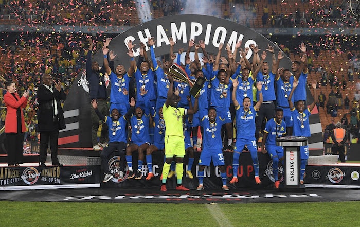 You are currently viewing Watch: Sundowns celebrate lifting maiden Carling Cup trophy