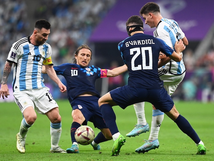 You are currently viewing Messi, Alvarez fires Argentina into World Cup final