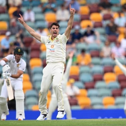 Australia defeat South Africa in first Test inside two days