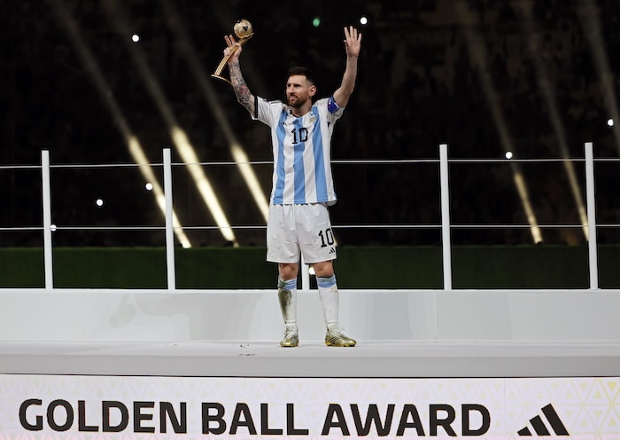 You are currently viewing Messi agrees to stay at PSG after winning World Cup – reports