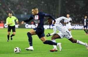 Read more about the article Mbappe rescues PSG as Neymar is sent off