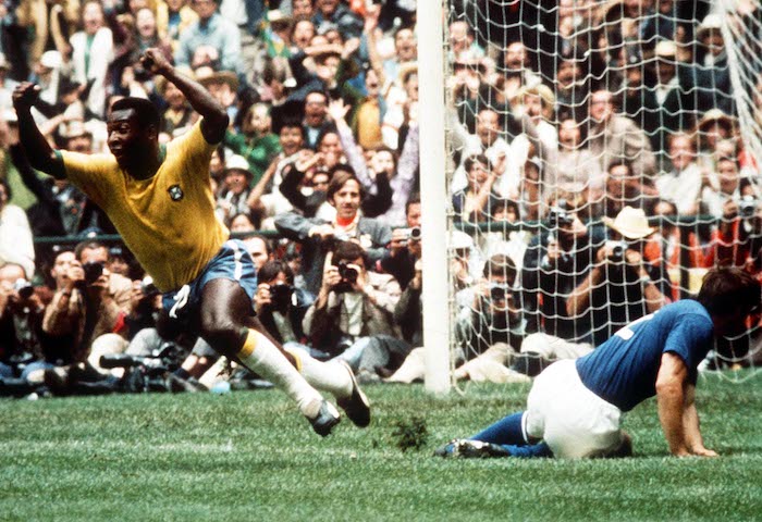 You are currently viewing Brazil legend Pele dies aged 82 after battle with cancer