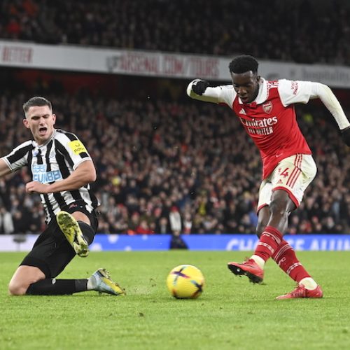 Arsenal held by stubborn Newcastle as Man Utd ease past Bournemouth