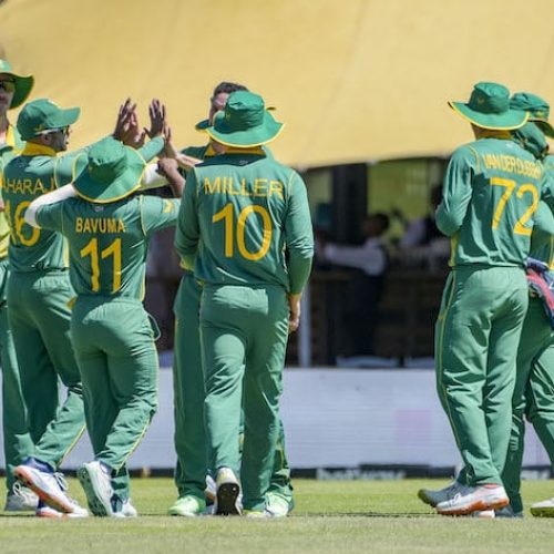 South Africa win toss and bowl against England