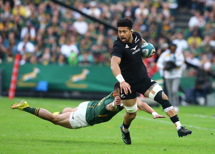 You are currently viewing All Blacks star Ardie Savea suspended for throat slit gesture