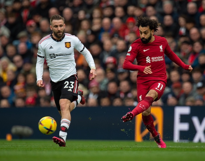 You are currently viewing Shaw apologise for ’embarrassing’ Man Utd after Liverpool defeat