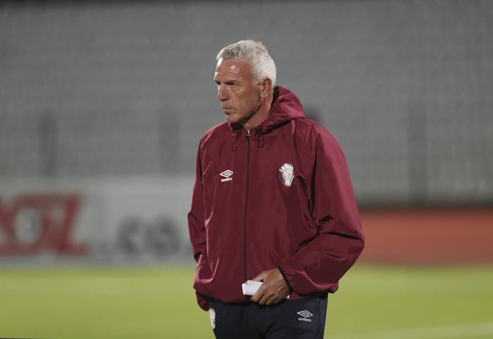You are currently viewing Ernst Middendorp leaves Swallows for German club