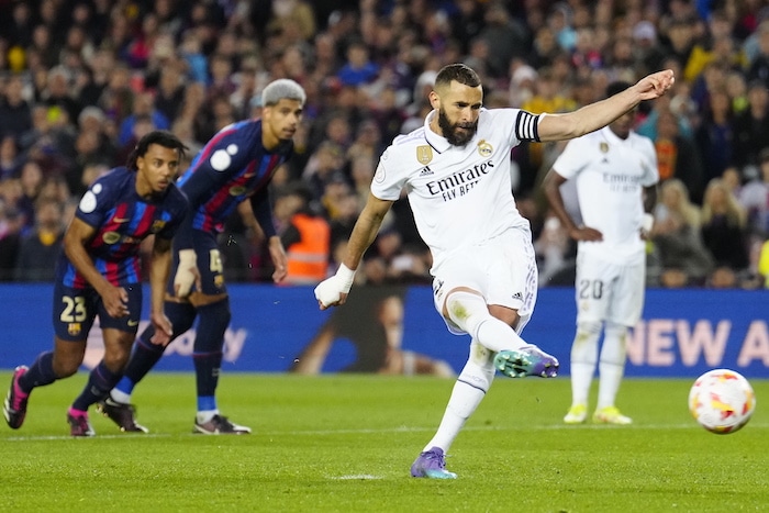 You are currently viewing Benzema nets hat-trick Real trash Barca to reach Copa del Rey final