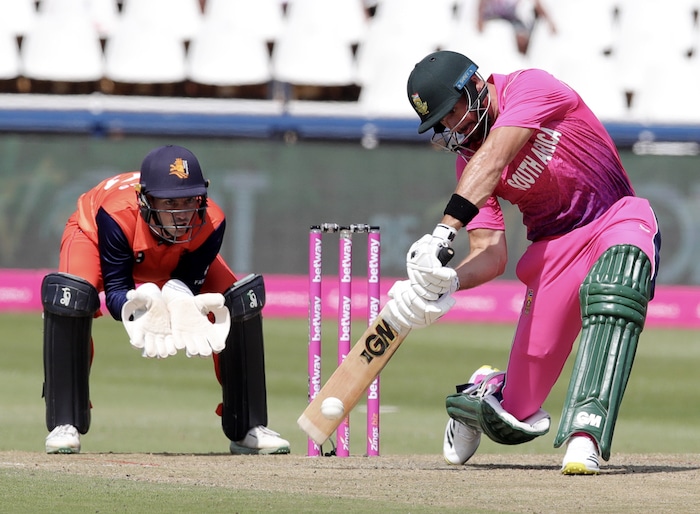 You are currently viewing Markram hits 175 as SA close in on World Cup qualification