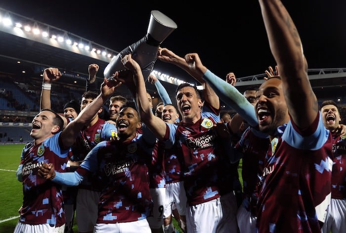 You are currently viewing Kompany’s Burnley clinch Championship title after beating rivals Blackburn
