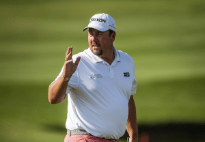 Read more about the article Ahlers keeps his cool and the lead in Tour Championship