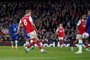 Read more about the article Arsenal defeat Chelsea to keep title bid alive