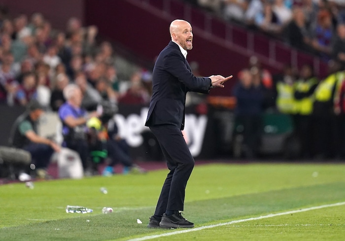 You are currently viewing Ten Hag: Chelsea’s problems are a sign as Man Utd takeover drags on