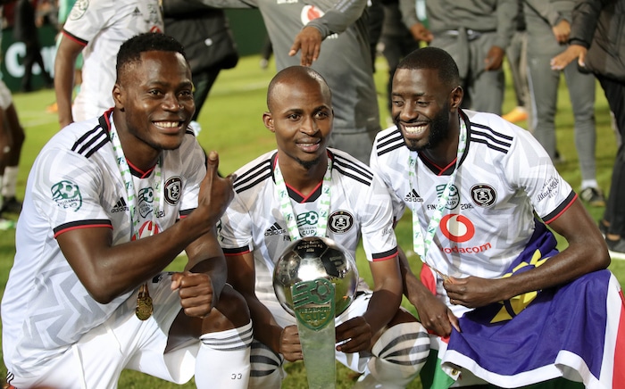 You are currently viewing Riveiro praises Pirates duo Dzvukamanja, Saleng