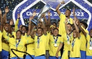Read more about the article In Picture: Sundowns lifting 2022-23 DStv Premiership title