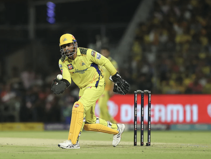 You are currently viewing MS Dhoni gets late cameo as Chennai down Delhi in IPL