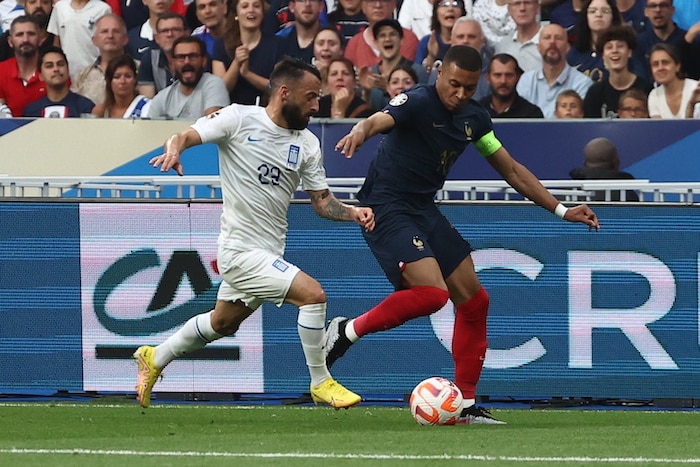 You are currently viewing Mbappe penalty guides France to victory over Greece