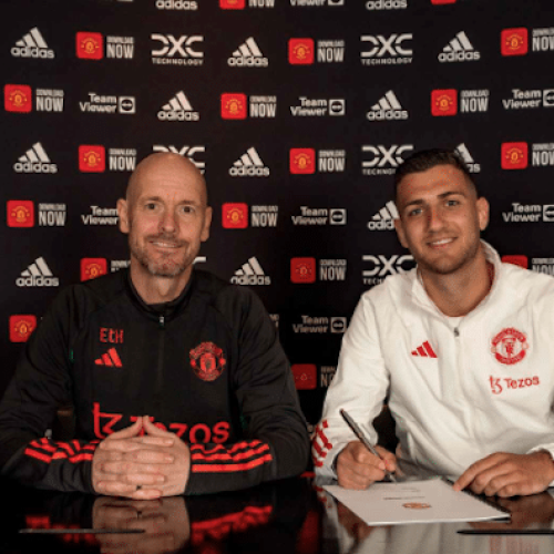 Dalot signs new Man Utd contract