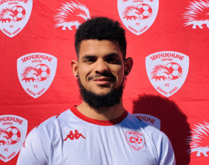 Read more about the article Renaldo Leaner signs for Sekhukhune