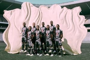 Read more about the article Orlando Pirates unveil new home and away kit for 2023-24