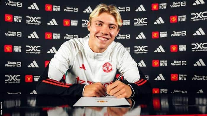 You are currently viewing Manchester United complete £72m signing of Rasmus Hojlund