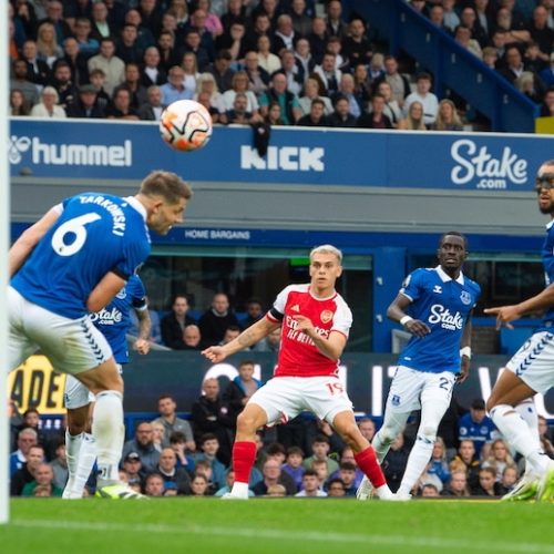 Trossard fires Arsenal past Everton