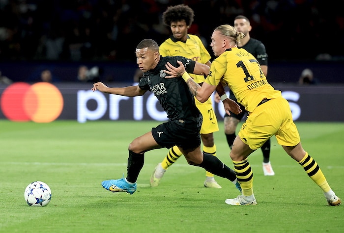 You are currently viewing PSG outclass Dortmund in Champions League opener