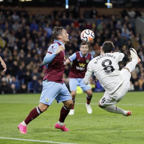 Fernandes stunner earns Man Utd win over Burnley