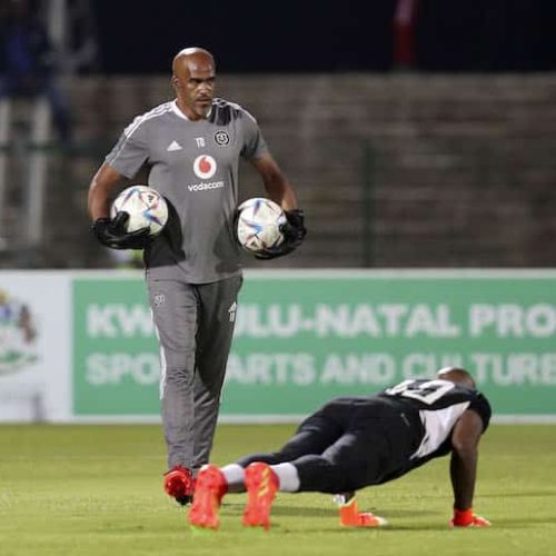 Riveiro welcomes goalkeeping conundrum