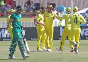 Read more about the article Australia bowl against South Africa in series decider