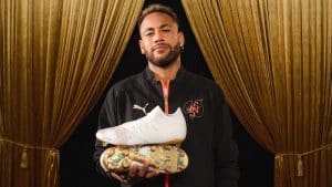 Read more about the article Neymar celebrates breaking Brazil record with LTD Edition NJR78 FUTURE boot