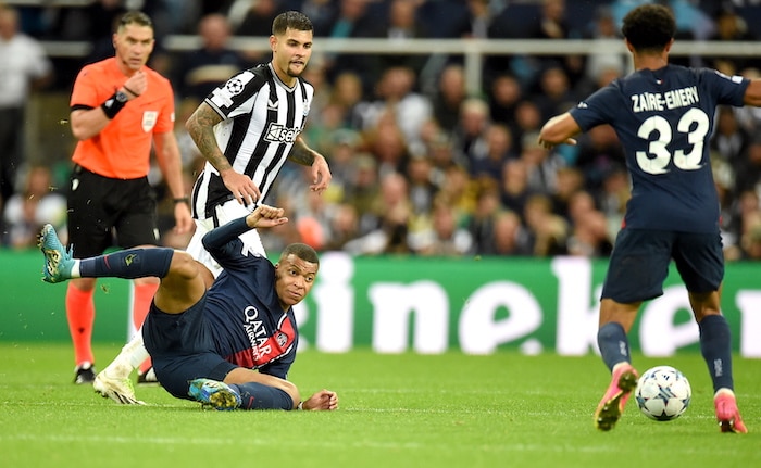 You are currently viewing Newcastle thrash PSG at St James’ Park