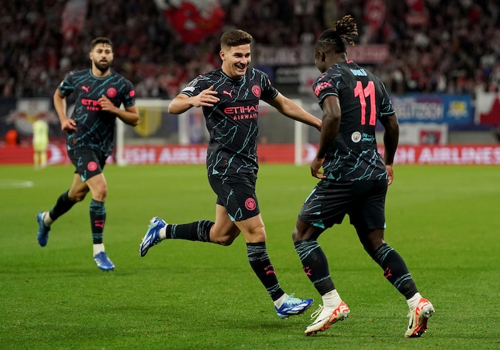 You are currently viewing Alvarez, Doku helps Man City defeat Leipzig