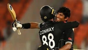 Read more about the article Conway, Ravindra steers New Zealand past England