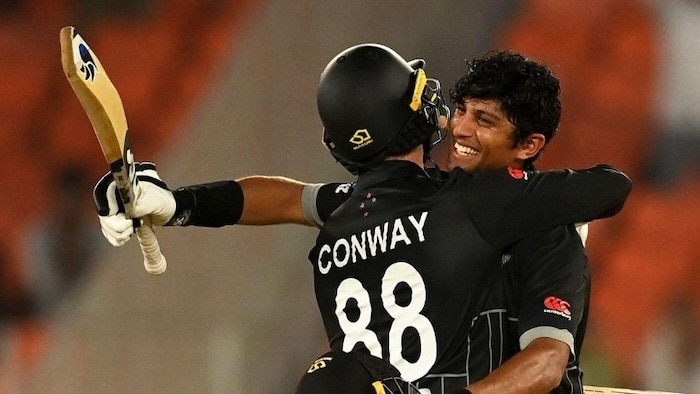 You are currently viewing Conway, Ravindra steers New Zealand past England