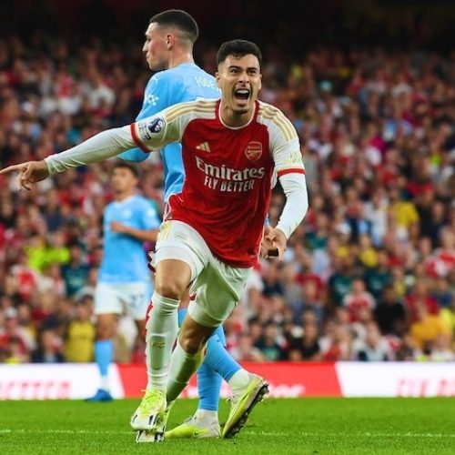 Martinelli strikes late as Arsenal edge Man City