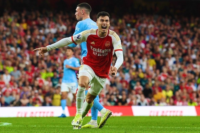 You are currently viewing Martinelli strikes late as Arsenal edge Man City