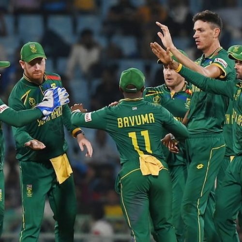De Kock shines as South Africa hand Australia heaviest defeat at World Cup