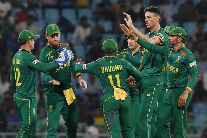 You are currently viewing De Kock shines as South Africa hand Australia heaviest defeat at World Cup