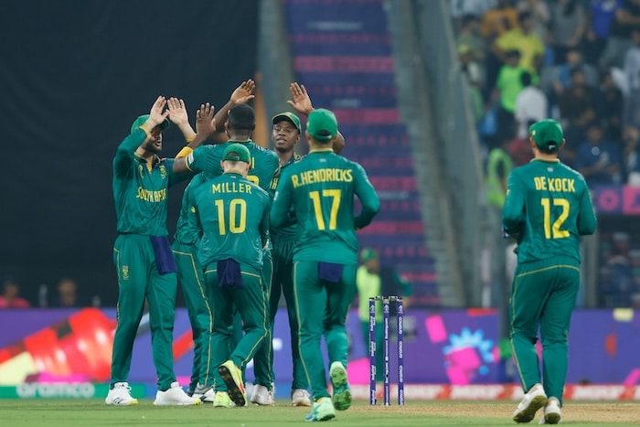 You are currently viewing Proteas claim 229 run win over England in Cricket World Cup