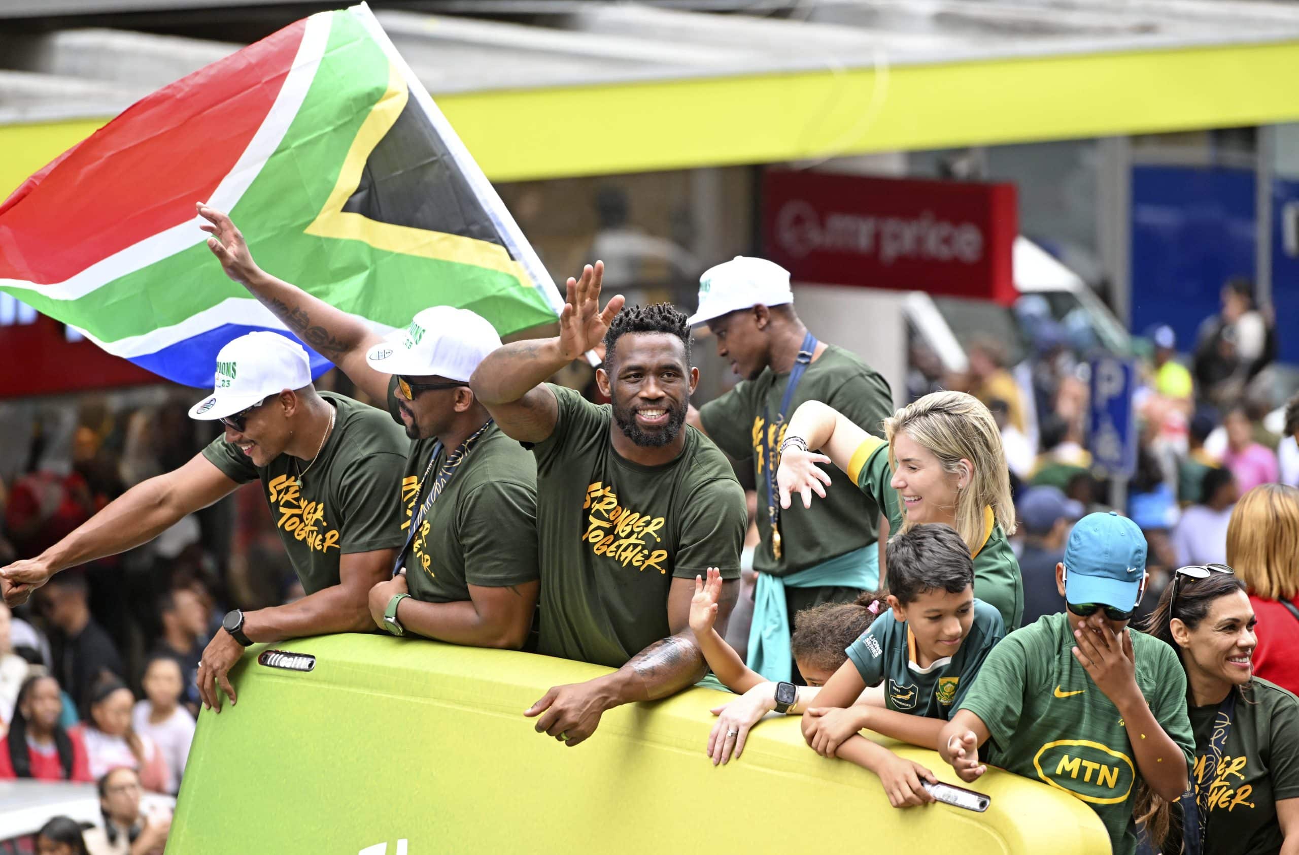 You are currently viewing Kolisi thanks South Africa for passionate support