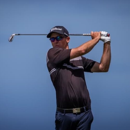 Impressive short game earns De Villiers Vodacom Origins lead