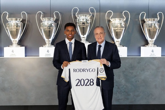 You are currently viewing Rodrygo signs new Real Madrid deal until 2028